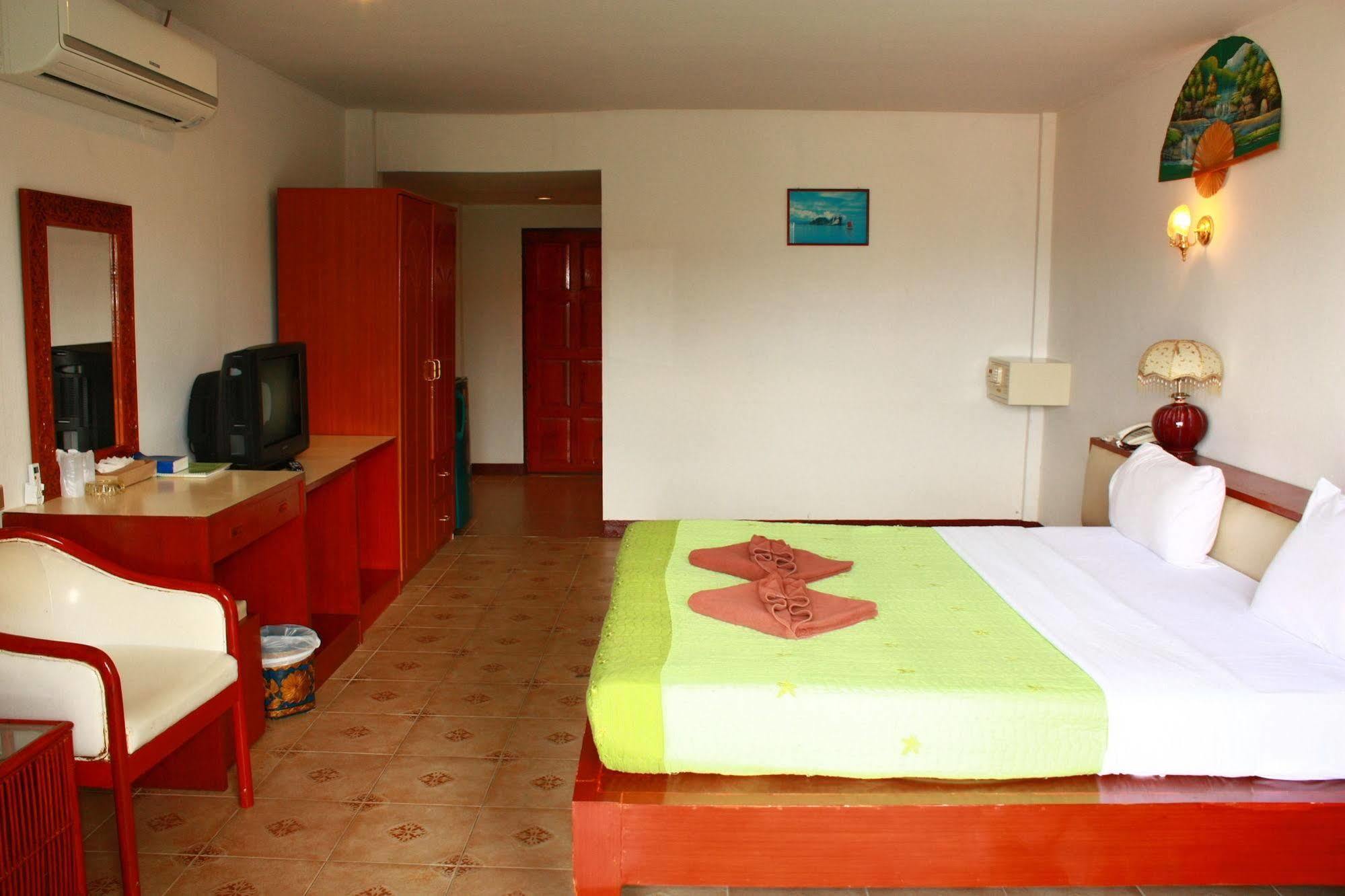 Royal Crown Hotel & Palm Spa Resort Patong Eksteriør billede